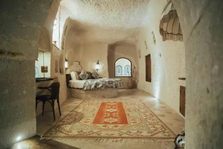 Hu of Cappadocia - 101