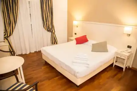 Inn Rome Rooms & Suites - 24