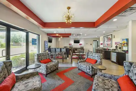 Best Western Plus Gen X Inn - 4