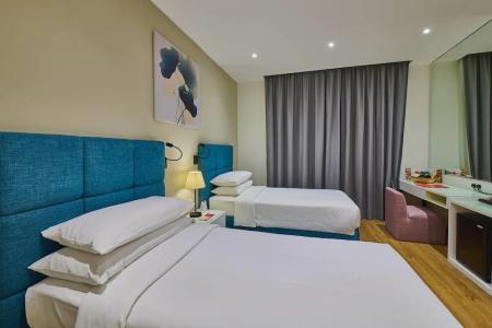 Ramada & Suites by Wyndham Dubai JBR - 35
