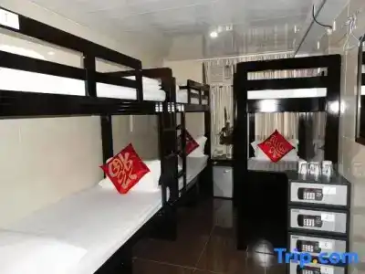 Woodstock Hostel - 26