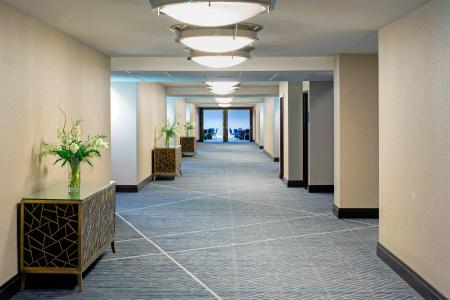 Sheraton Norfolk Waterside - 10