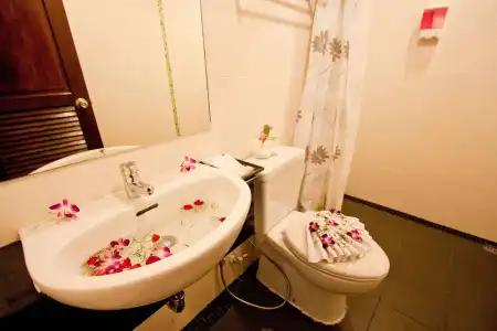 The Chambre Patong - 11