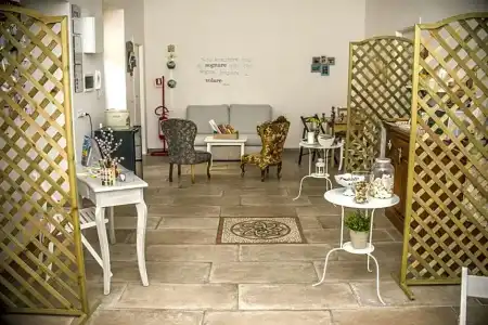 Lady B Bed & Breakfast - 11
