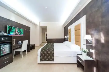 Relais Trevi 95 Boutique - 77