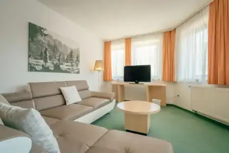 Garni Miklic - 69