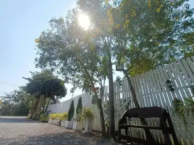 Saan Rak Resort - 8