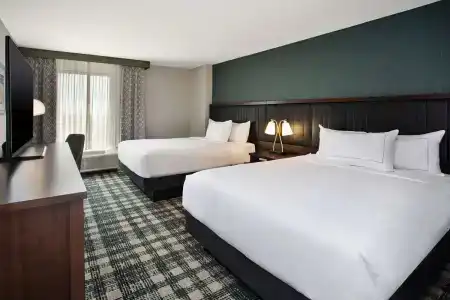 DoubleTree by Hilton - 39