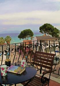 Rosy Suites - 128