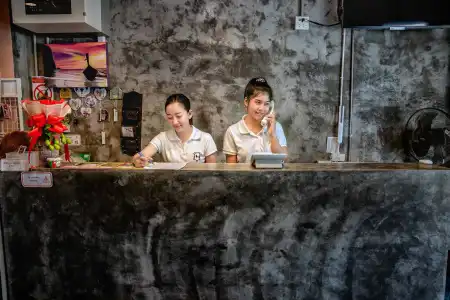 The Guest - Hostel - 25