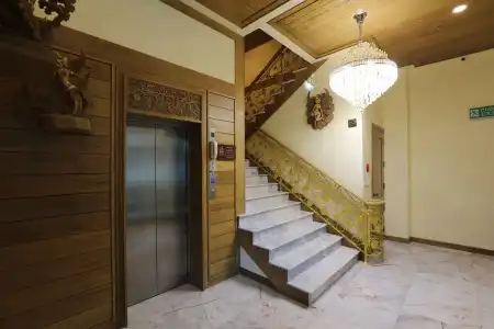 Peak Nimman Prestige - 16