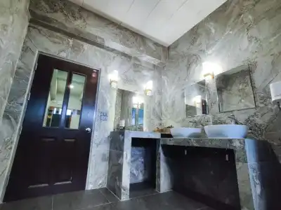 Psych Hostel - 8