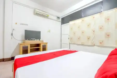 OYO 525 MRT Phetkasem 48/1 Place - 5