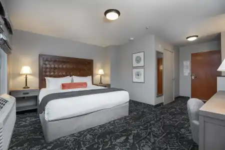 Mediterranean Inn - 6