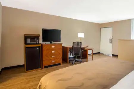 Quality Inn & Suites University Area - 2