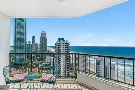 Surfers Century Oceanside Apartments - 181