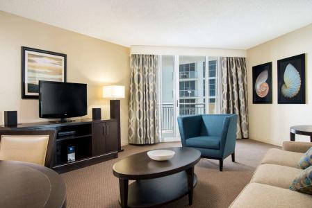 DoubleTree Resort & Spa by Hilton Ocean Point-N. Miami Beach - 4