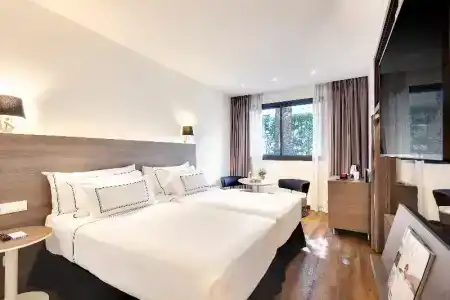 Melia Madrid Serrano - 24