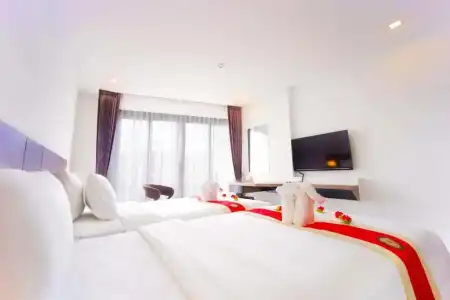 Phoenix Karon Beach - 45