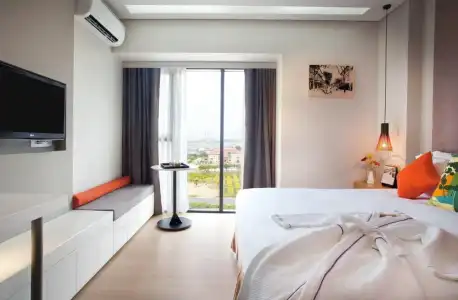 Novotel Living Saigon South - 4