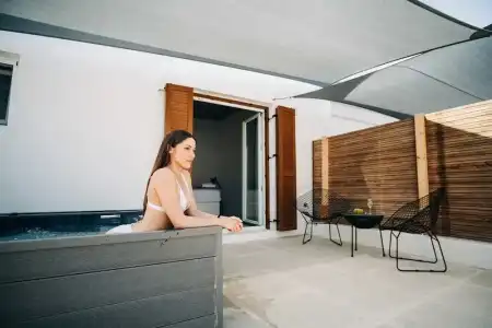 Mesanto Luxury Suites - 91