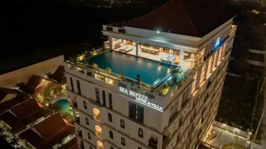 Sea Breeze Resort - 0