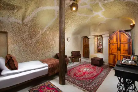 Romantic Cave - 20