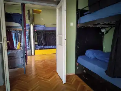 Prishtina Center Hostel - 18