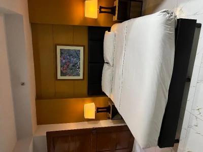 Mall Suites - 496