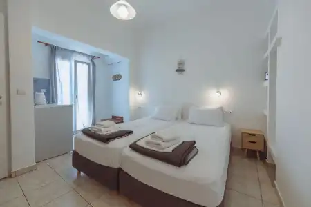 Pavlos Place - 150