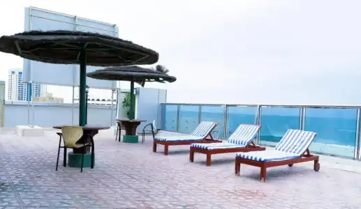 Ewan Sharjah - 10