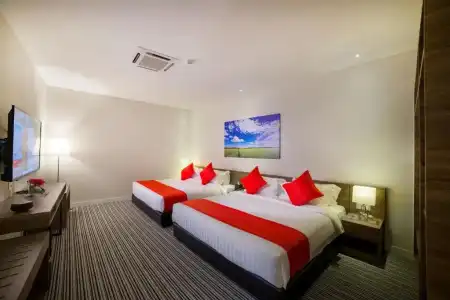 Riccarton Capsule - 33