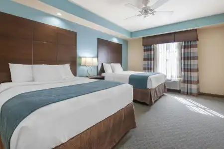 Best Western Plus Midland Suites - 39