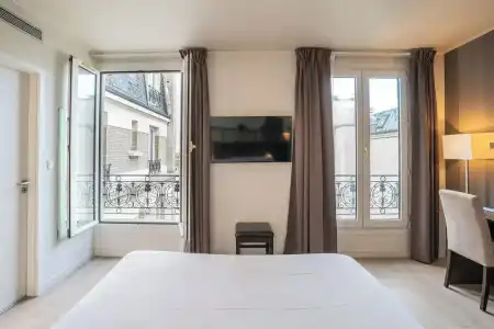 Hôtel de Flore - Montmartre - 68