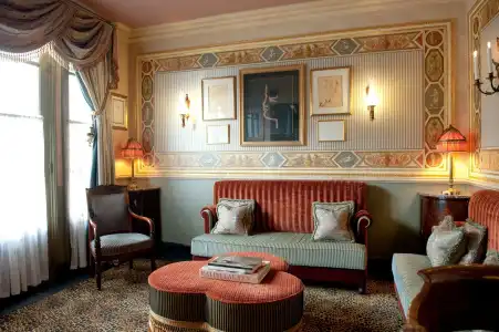 L'Hotel - 47