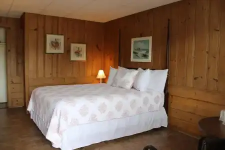 Town & Beach Motel - 23
