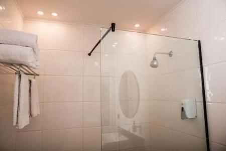 Redcon Suites - 122