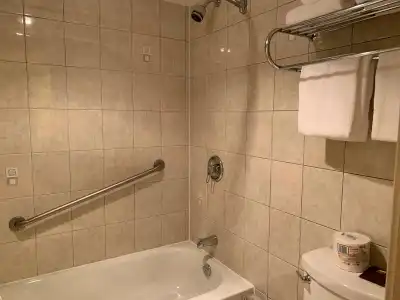 Best Western Plus Burnaby - 52