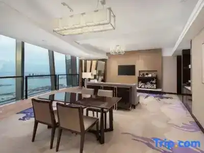 Hilton - 129
