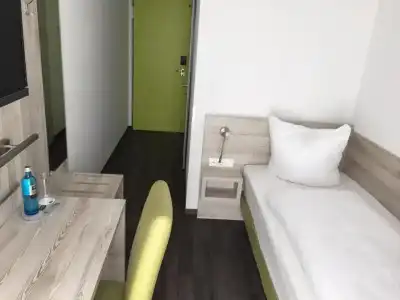 NOVINA Sleep Inn Herzogenaurach - 9