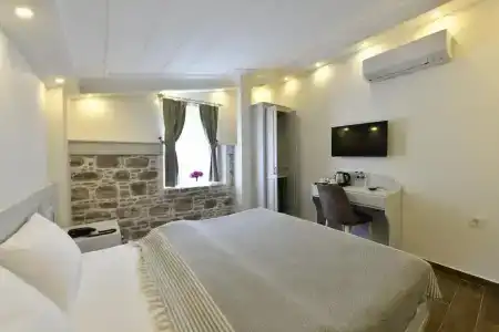 Cunda Ömer Ağa Konağı - 1