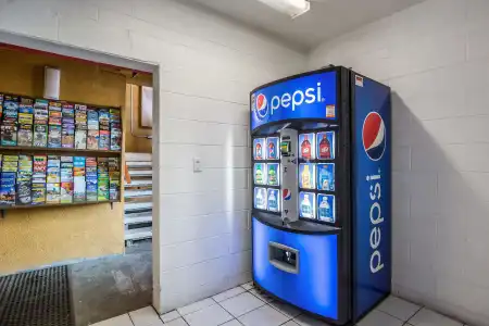Americas Best Value Inn - 9