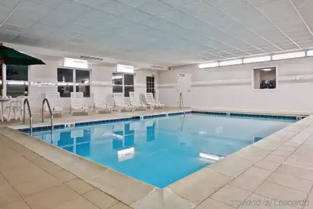 Country Inn & Suites by Radisson, Peoria North, IL - 11