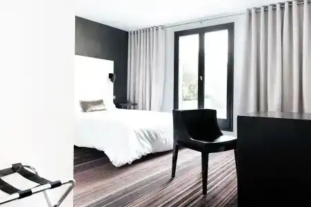L'Hôtel - Face au Château - Boutique Hôtel et Séminaires - 2