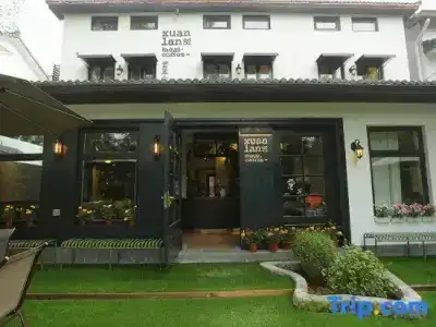 Xuanlan Xiaozhu Holiday Hostel - 2