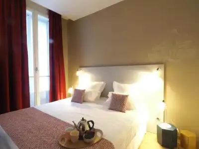 Globe et Cecil Hôtel - 79
