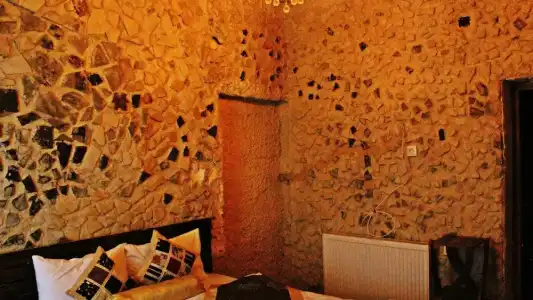 Stone Age Mansion - 62
