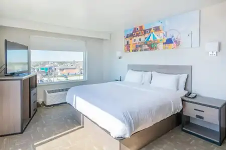 Clarion Pointe Galveston Seawall - 44