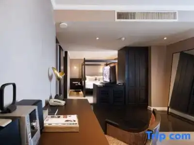 S15 Sukhumvit - 64