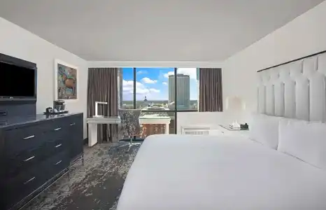 DoubleTree by Hilton Tallahassee - 18